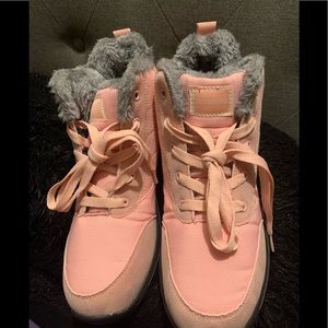 Pink outdoor hiking boots